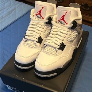 Jordan 4 White Cement size 10.5